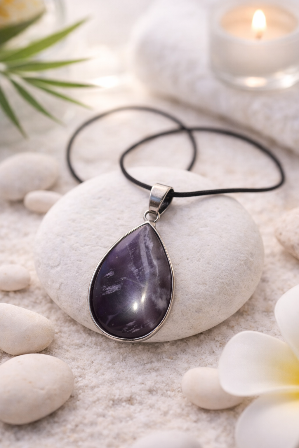 Pendentif avec cordon