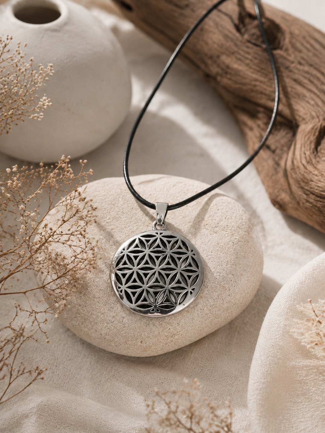 Pendentif  fleur de vie avec améthyste